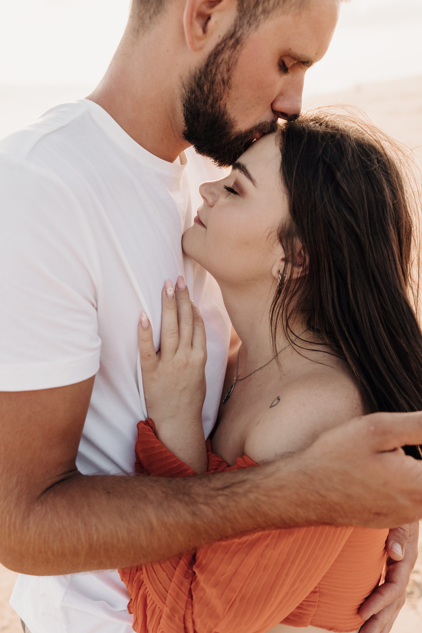 photographe couple vannes morbihan Nantes Ille et Vilaine la roche bernard penestin sarzeau plage Mélanie Heuzé